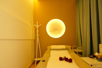 深圳龙华区日式指压的寂静美学：在按压中听见雪落的声音